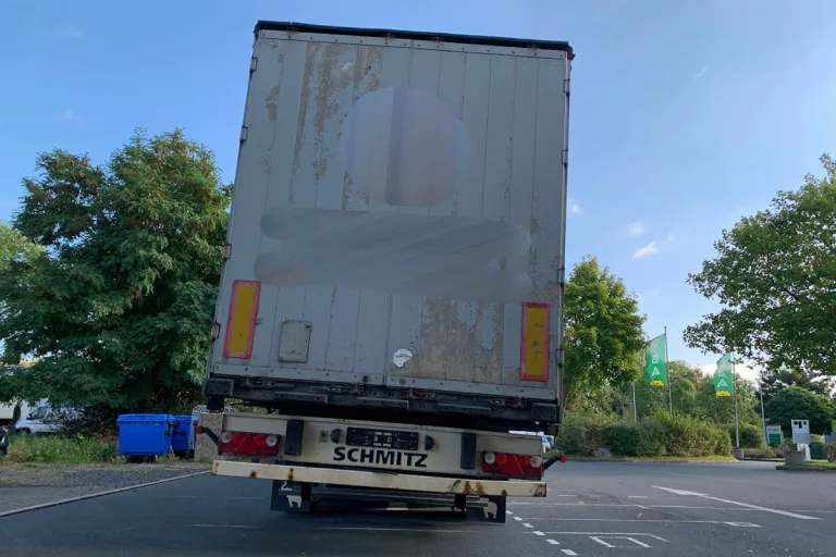 A7 Niestetal – Polizisten stoppen gefährliche Fahrt von Sattelzug