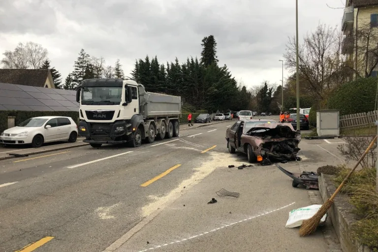 Meilen ZH - Tragischer Unfall mit zwei schwer Verletzten!