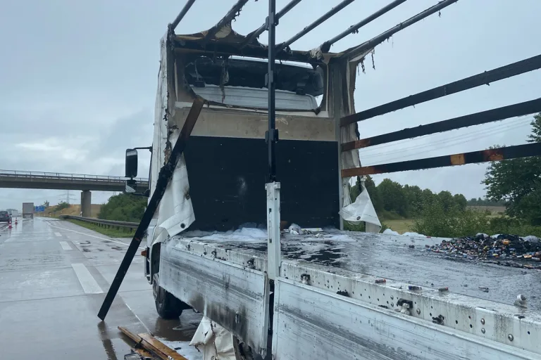 A71 Arnstadt TH – Brand von Lkw auf Autobahn