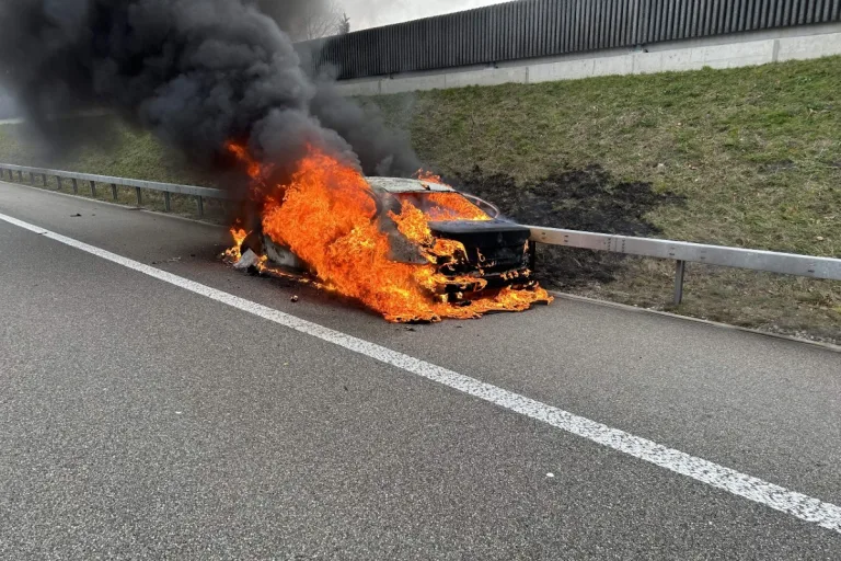 St. Margrethen SG - Fahrzeugbrand auf der A1