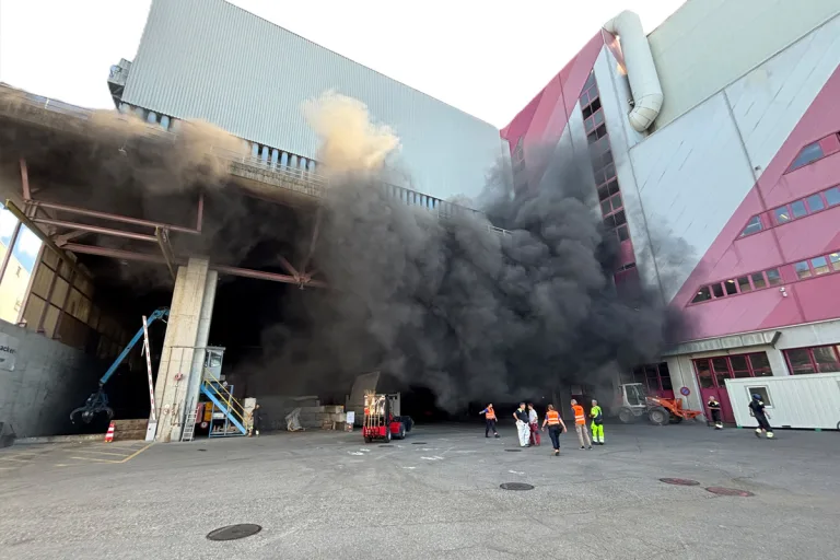 Hinwil ZH – Sachschaden nach Brand in Kehrichtverwertungsanlage