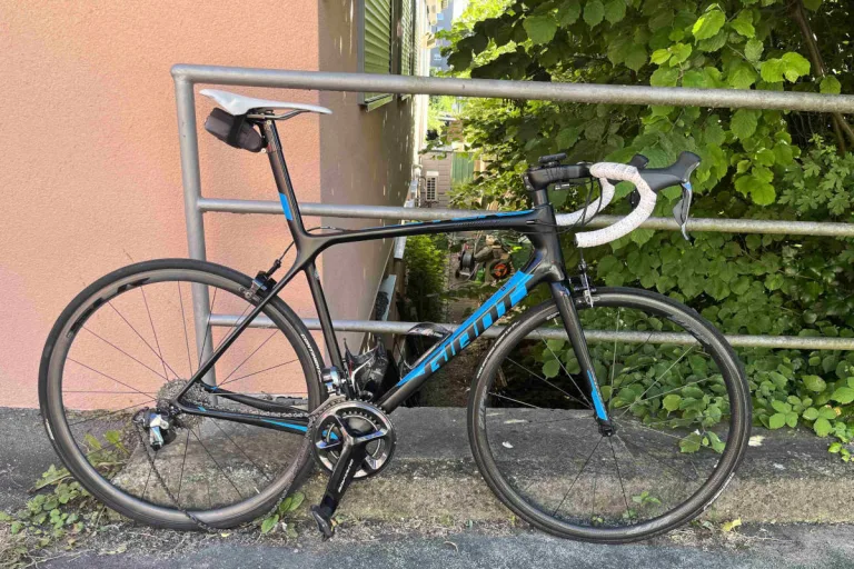 Nuglar SO – Fahrradlenker verunfallt und schwer verletzt