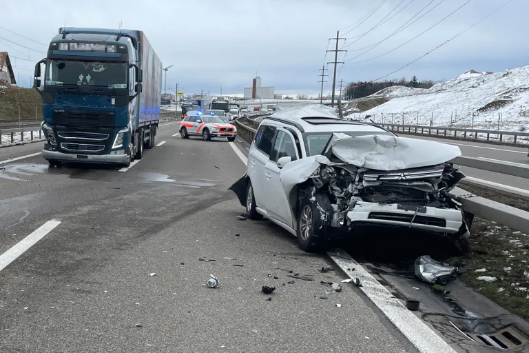 Sirnach TG - A1 nach Unfall gesperrt