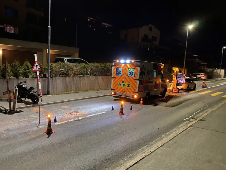 Oberägeri ZG: Motorradfahrer bei Selbstunfall verletzt