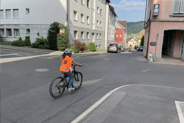 Kanton Schwyz SZ - 1'377 Kinder absolvierten die Radfahrerprüfung erfolgreich