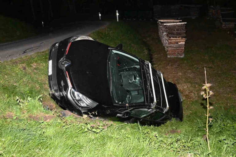 Unfall in Ganterschwil SG - Fahrunfähig in einer Böschung gelandet