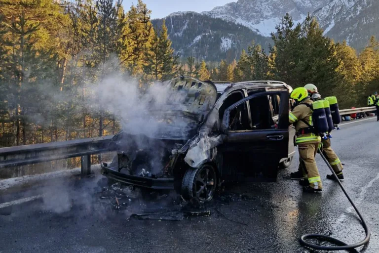 Biberwier – Auto auf Fernpassstraße in Brand geraten