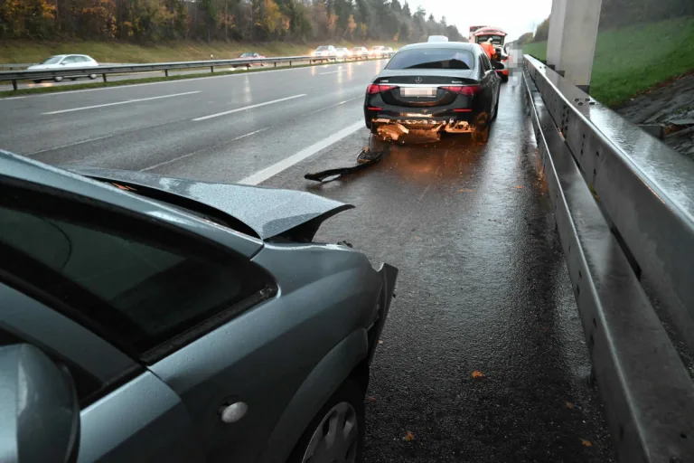 A1 Oberbüren SG – Stauende übersehen und Auffahrkollision verursacht