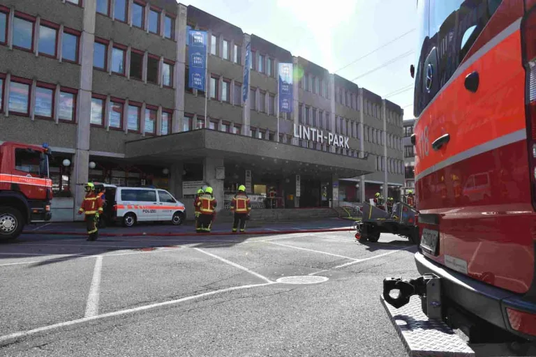 Uznach SG - Brand in Einkaufszentrum