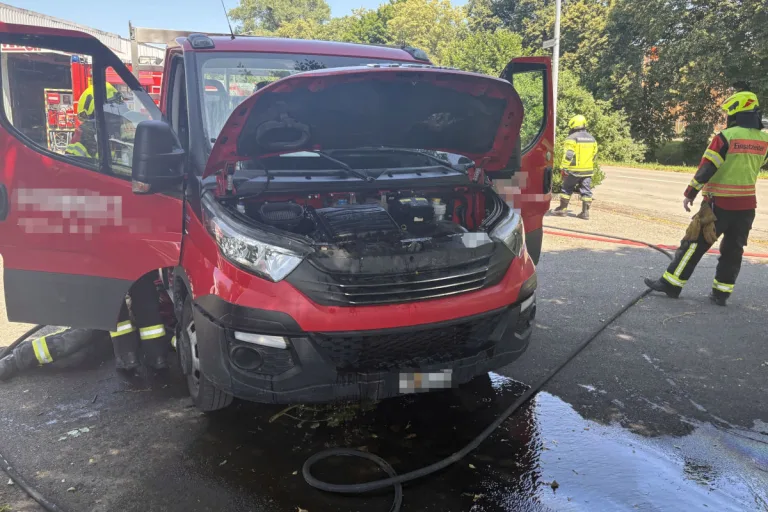 Widnau SG – Lieferwagen in Brand