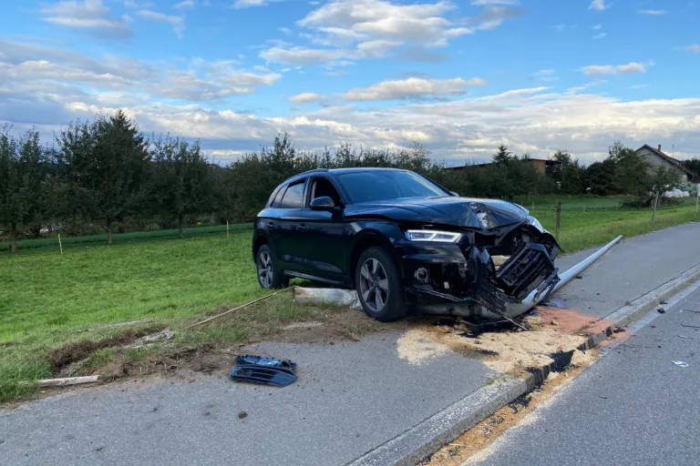 Erlen TG - Junger Autolenker schläft während dem Fahren ein