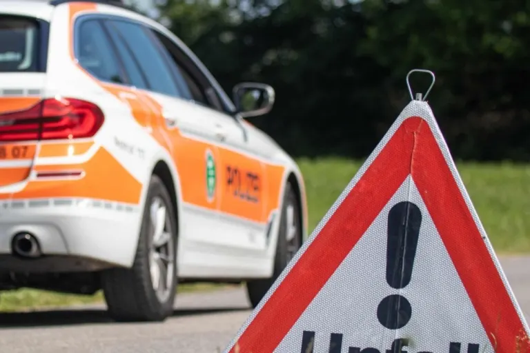 Benken SG – Unfall zwischen Traktor und Velo fordert Verletzten