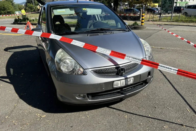 Zofingen AG - Fussgängerin vom Auto überrollt 