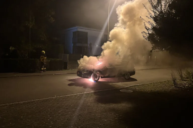 St. Margrethen SG – Auto gerät in Brand