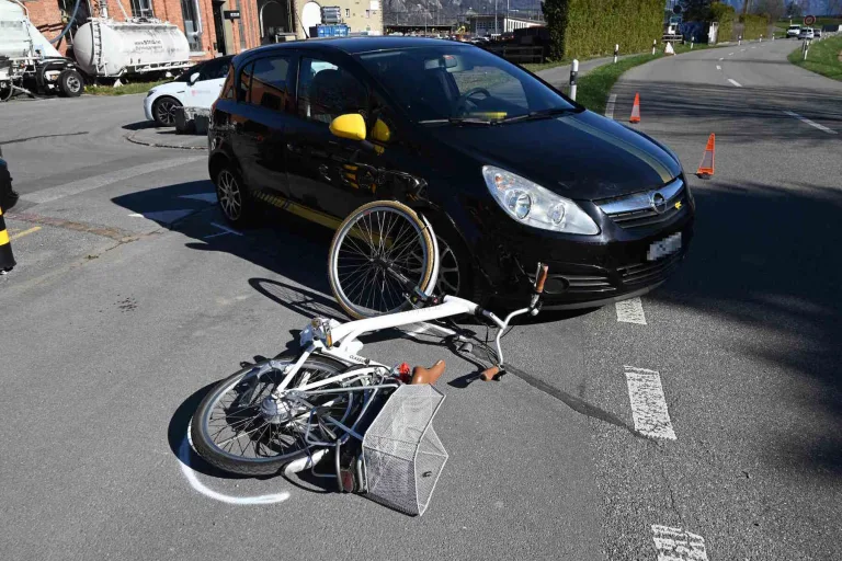 Sargans SG – Unfall auf der Ragazerstrasse