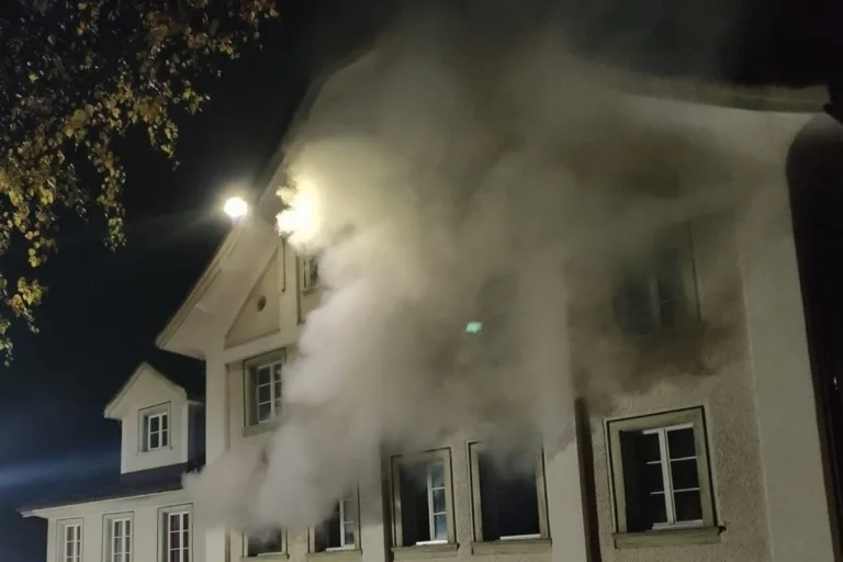Silenen UR - Gotthardstrasse nach Küchenbrand gesperrt