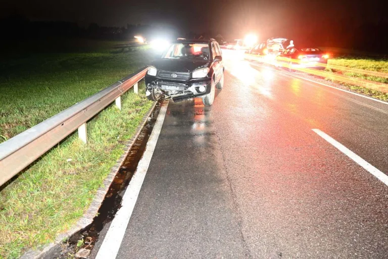 Waldkirch SG - Unfall mit einem gestohlenen Auto 