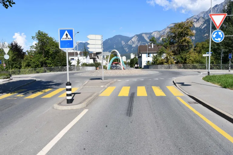 Chur GR – Velofahrer bei Kollision mit Auto verletzt