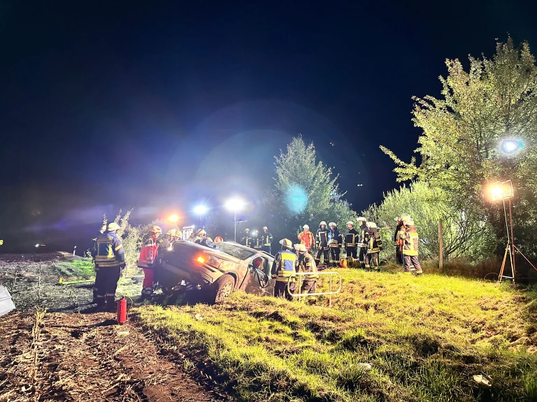 Sittensen – Zwei Verletzte nach schwerem Unfall auf A1