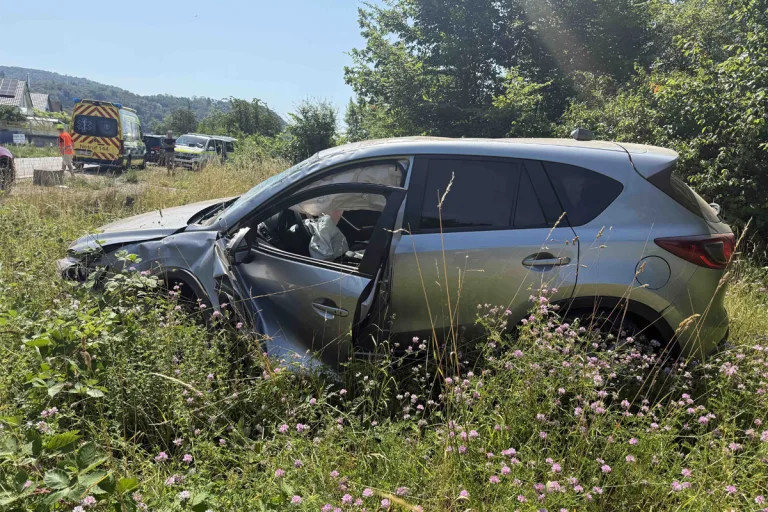 Klingnau AG – Auto überschlägt sich bei Selbstunfall