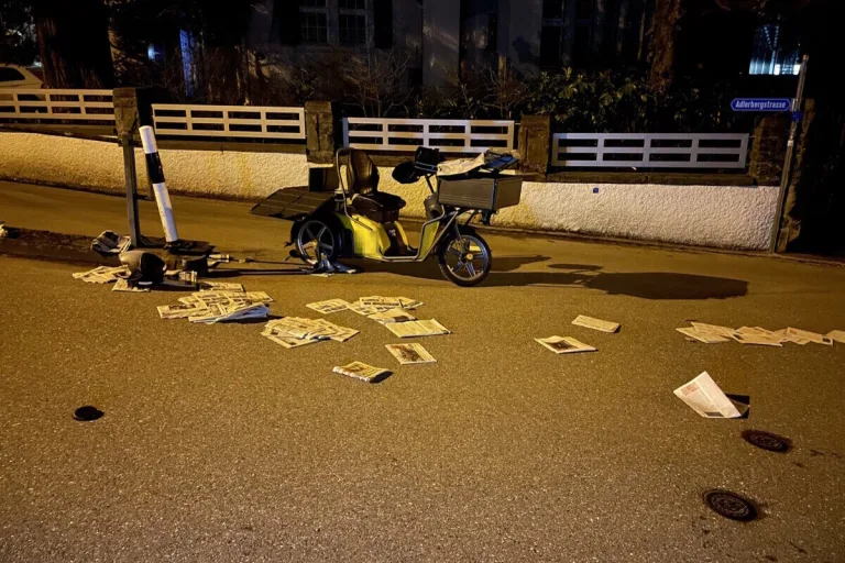 St.Gallen - Kleinmotorrradfahrer bei Sturz schwer verletzt