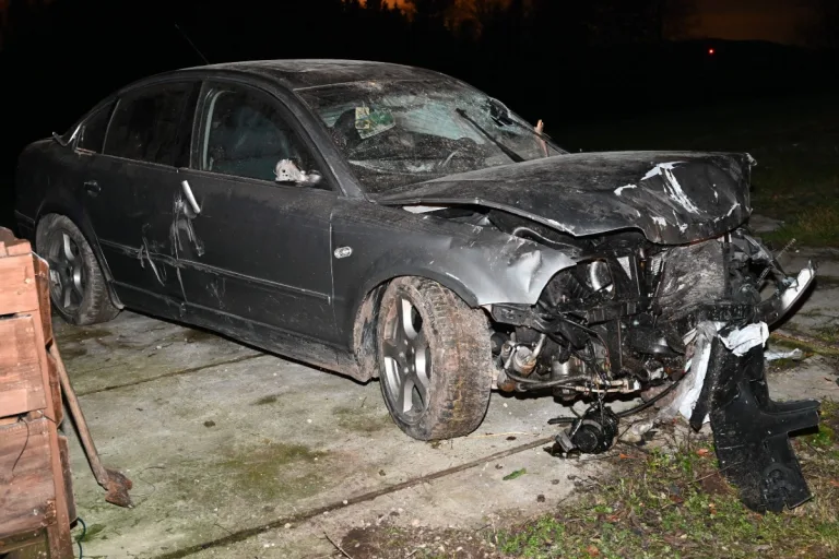 Dietschwil SG - Junger Fahrer baut unter Alkoholeinfluss Selbstunfall