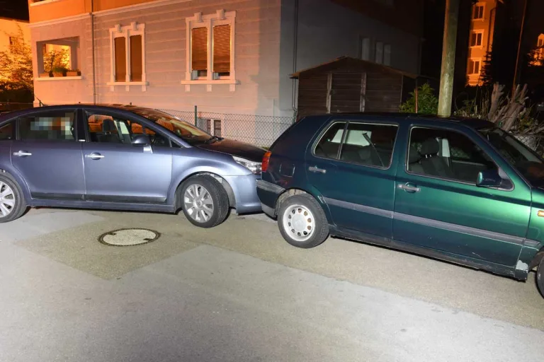 Goldach SG - Fahrunfähig Unfall verursacht - Auto kracht in Mauer