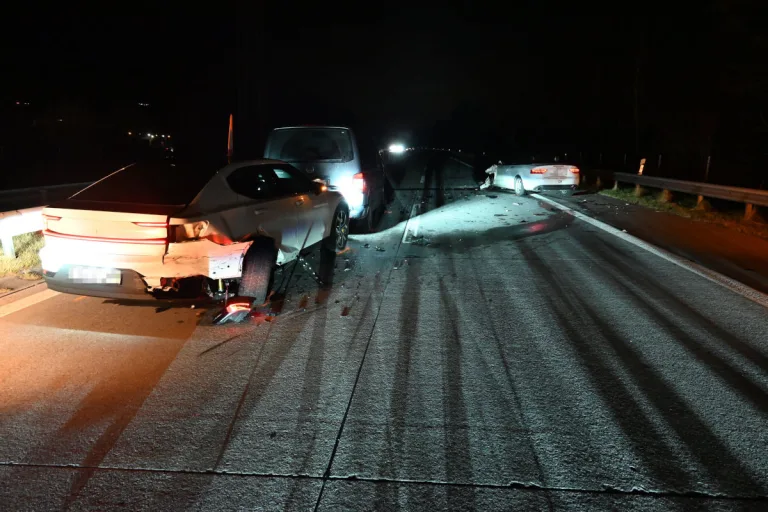 Sennwald SG – Vier Fahrzeuge in Unfall auf der A13 verwickelt