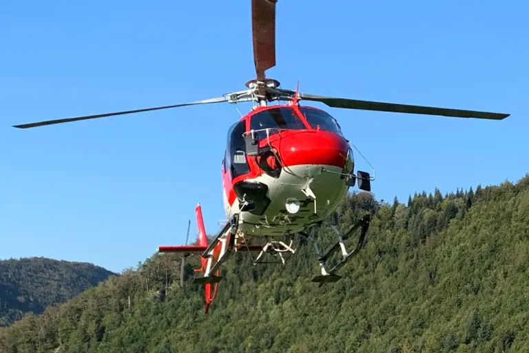 Balm bei Günsberg SO – Rega nach Wanderunfall im Einsatz