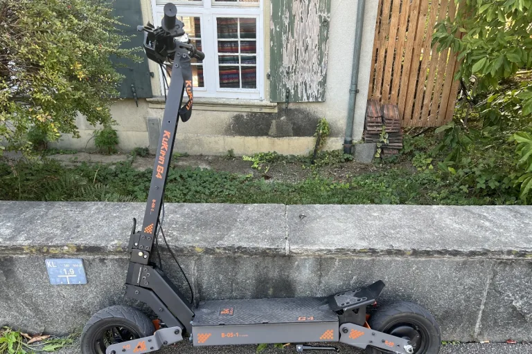 Basel - Rasender Trottinettfahrer mit über 50 km/h angehalten