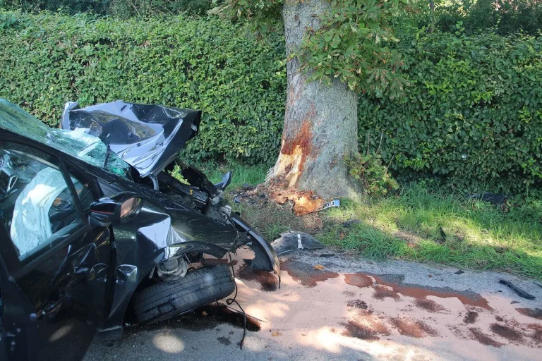 Tetekum NW - 20-Jährige nach Unfall schwer verletzt 