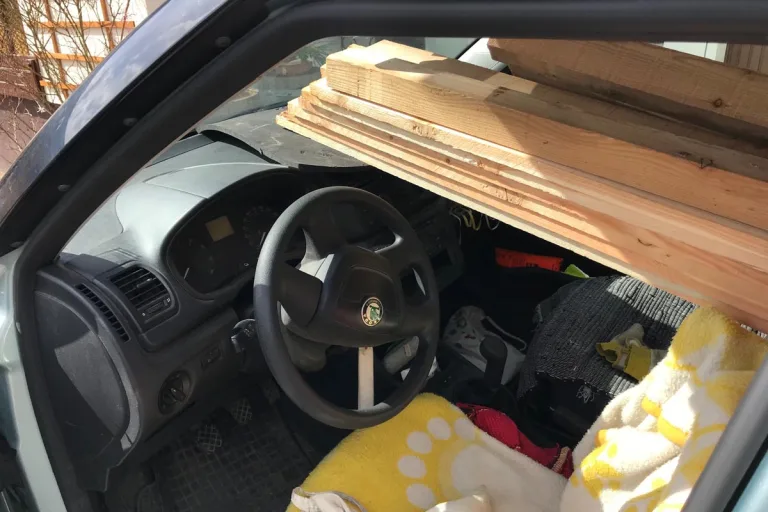 St. Michael im Lungau - Auto mit Holzpfosten aus Verkehr gezogen!