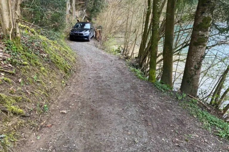 Oberägeri ZG - Dank Google Maps stecken geblieben