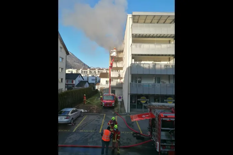 Brunnen SZ – Brand auf  Balkon