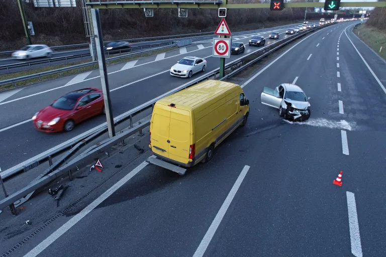A14 Ebikon LU – Unfall auf der Autobahn sorgt für Rückstau