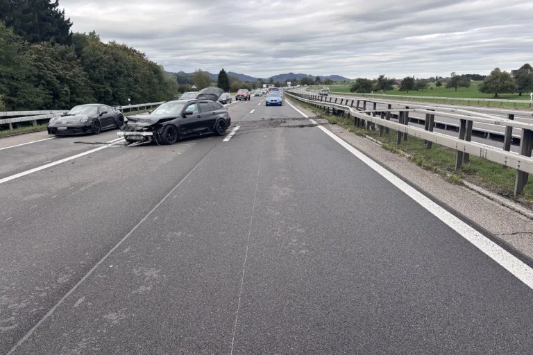 Gossau SG – Junglenker verursacht Unfall auf der A1