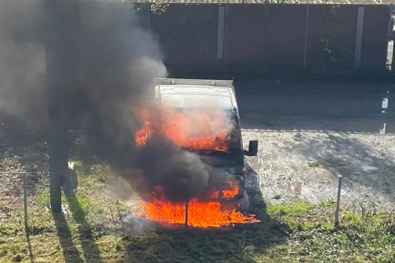 Winterthur ZH – Lieferwagen in Brand geraten