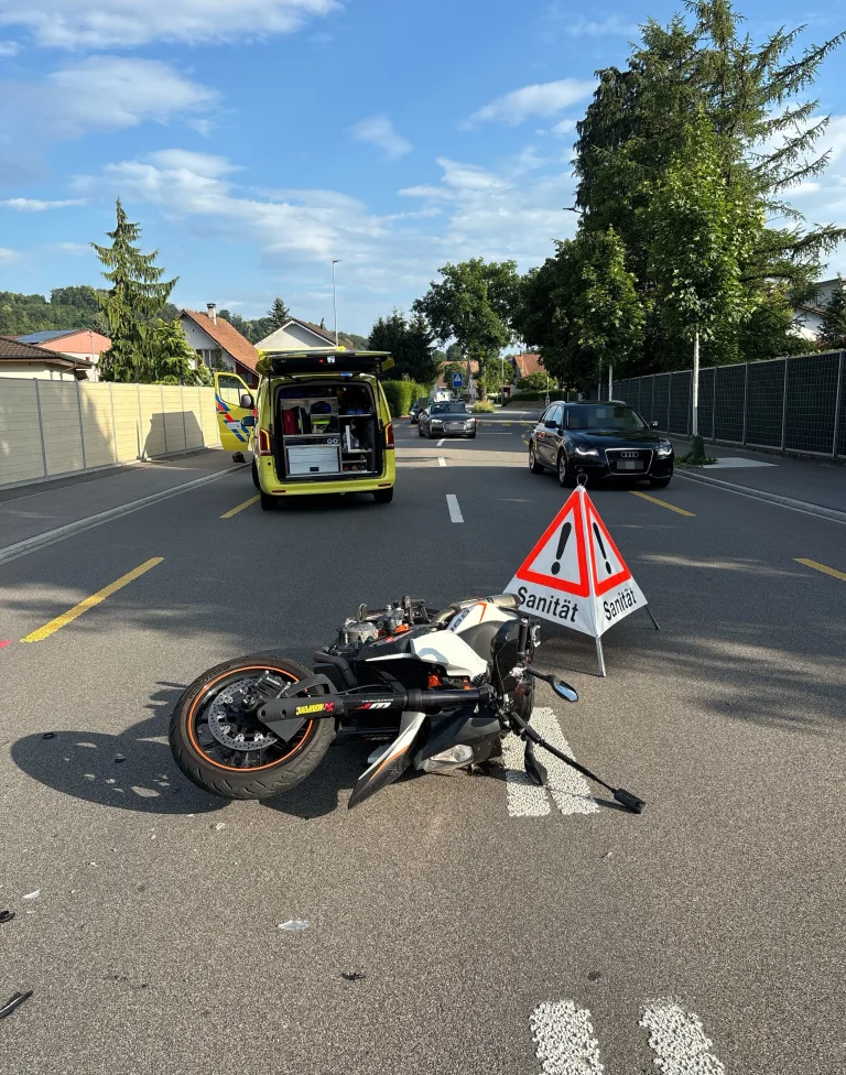 Unfall in Kappel SO – Töfffahrer prallt in Autoheck