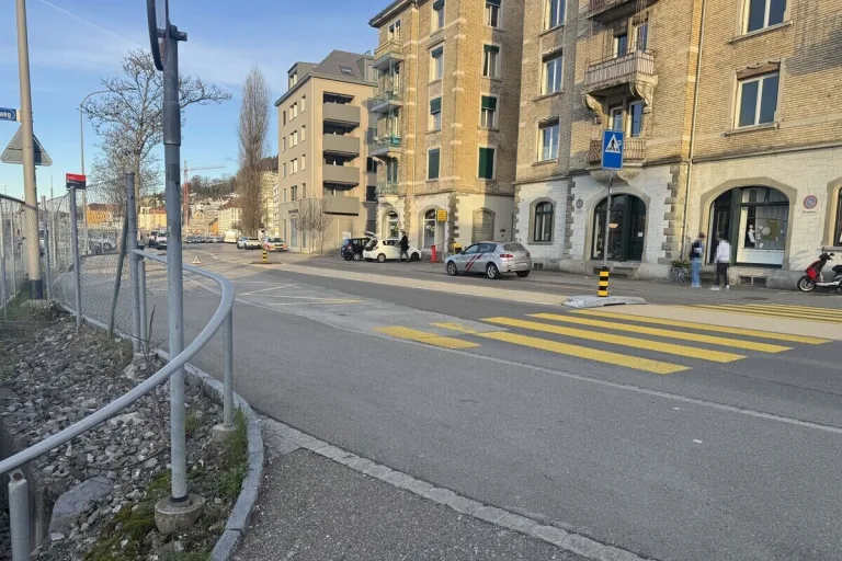 St.Gallen - 12-Jährige von Auto erfasst und lebensbedrohlich verletzt