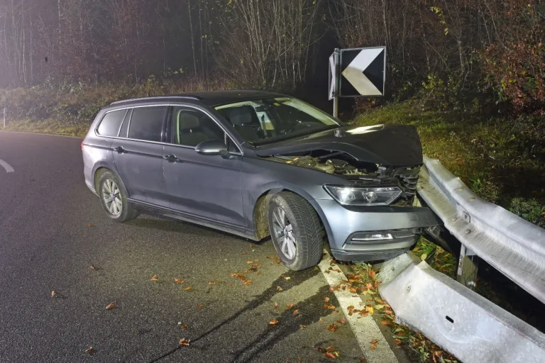 Beromünster LU - 23-Jähriger baut Selbstunfall und verlässt die Unfallstelle