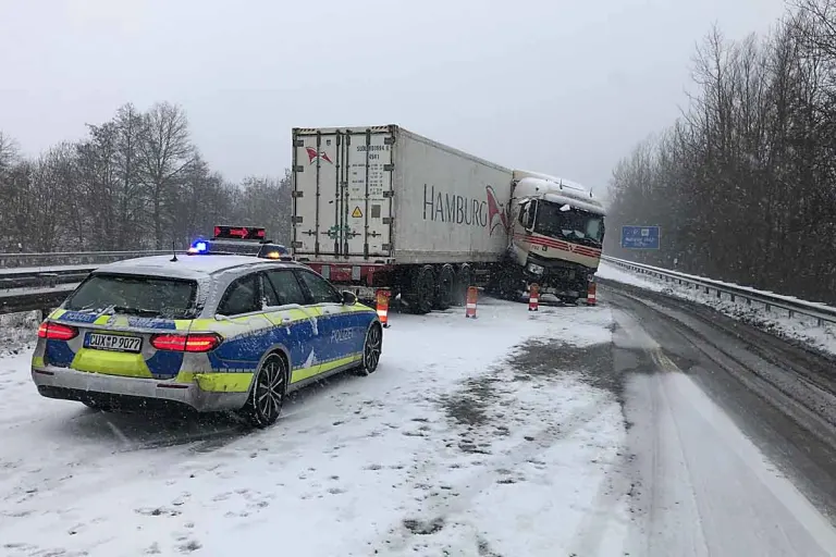 A27 Cuxhaven - Autobahn voll gesperrt 