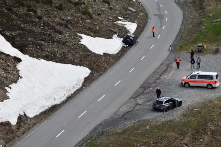 Forcola di Livigno GR - Auto erfasst zwei Radfahrerinnen 