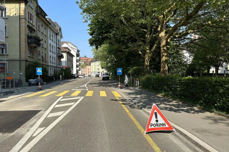 St.Gallen - Motorradfahrer nach Kollision im Spital