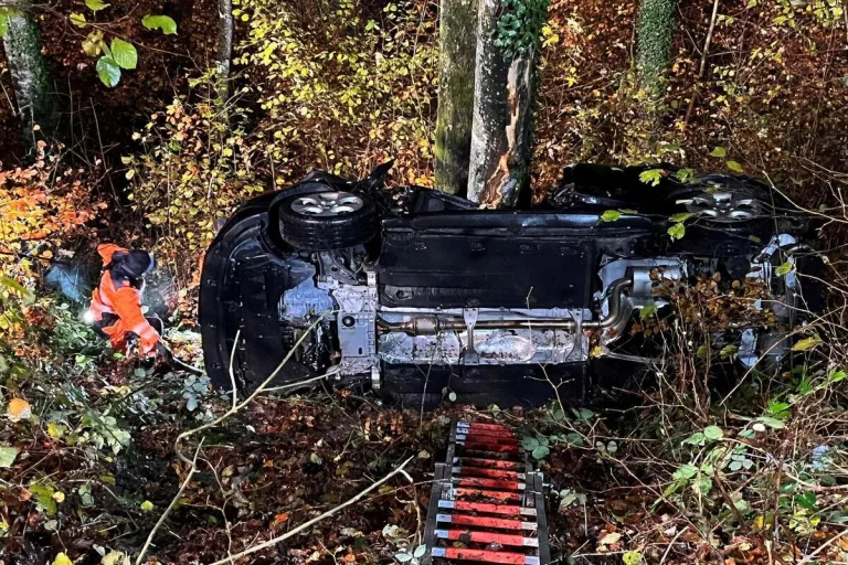 Sternenberg ZH - Mann wird bei Unfall schwer verletzt