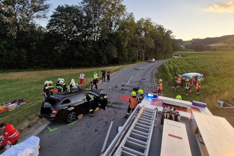 St. Peter in der Au – Zwei Schwerverletzte nach Unfall