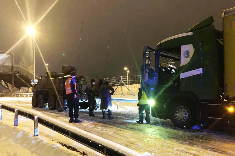 Kanton St. Gallen - Viele Unfälle und Probleme wegen dem Schnee