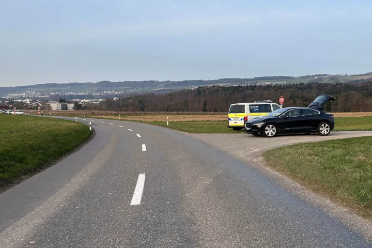 Niederwil AG – Unfall beim Überholmanöver