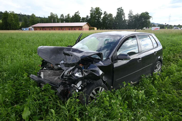 Oberbüren SG - Auffahrkollision zwischen zwei Autos