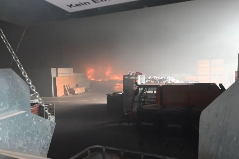 Altstätten SG – Brand in Recyclingbetrieb fordert 100'000 Franken Sachschaden