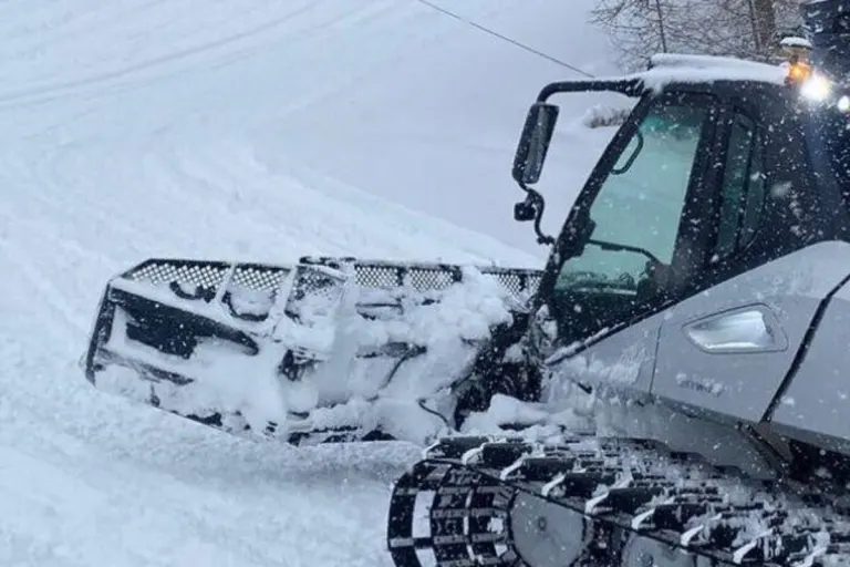 Wallis - Gefährliche Skitourengänge nachts auf abgesperrten Pisten 
